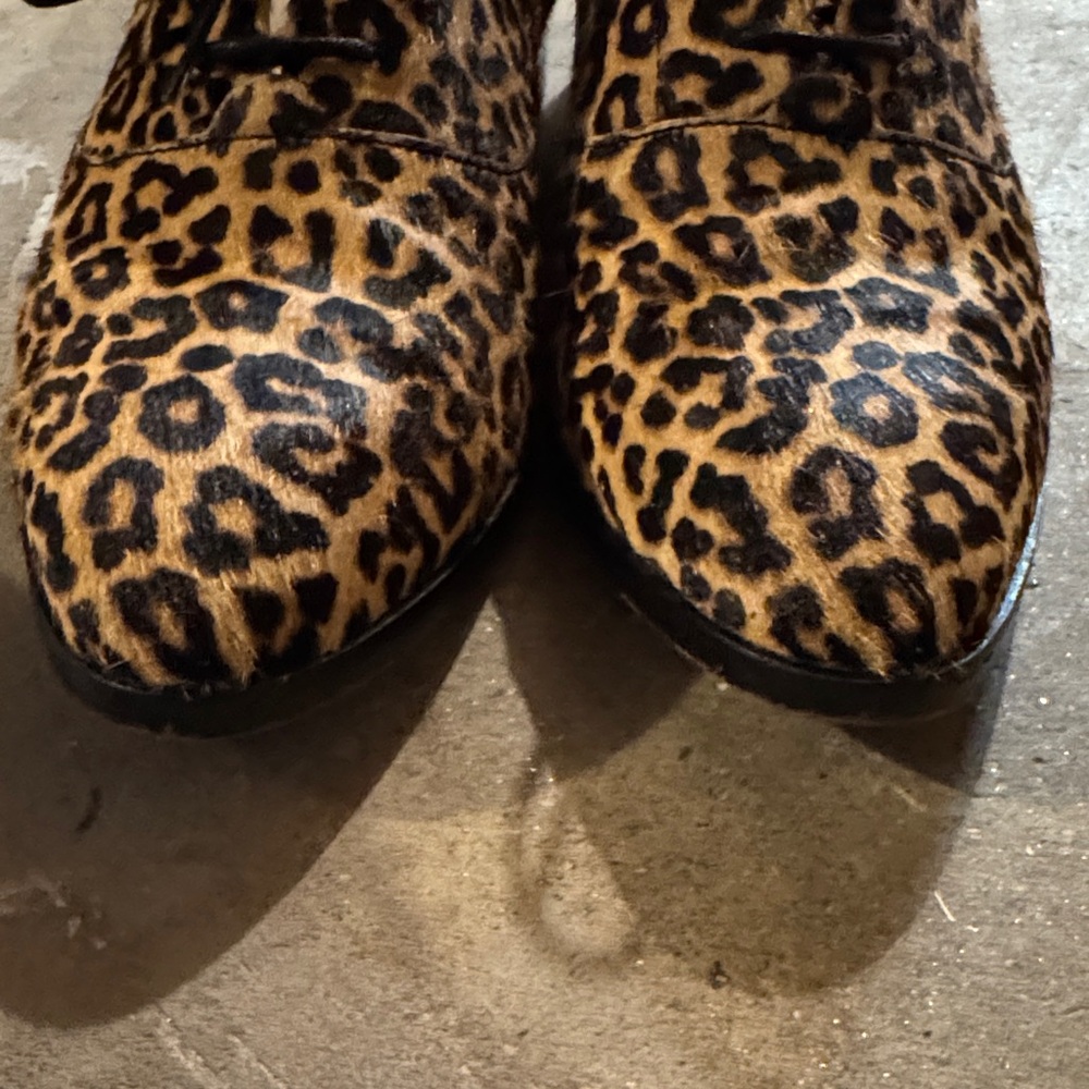 🦄🦄 COLE HAAN Leopard Print Lace-Up Flats - Picture 7 of 8
